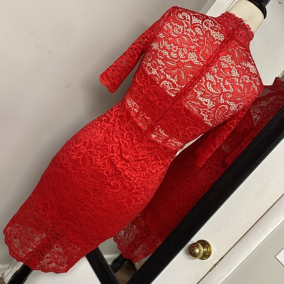 Elegant Red Lace Dress - Picture 9 of 10